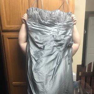 Floor length gown, gray.